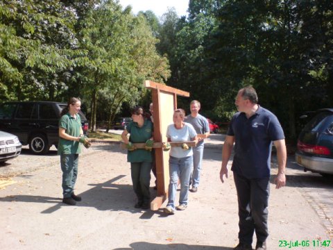 Carrying board into position. &copy;VG